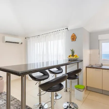 Cozy In With Kitchen Apartament